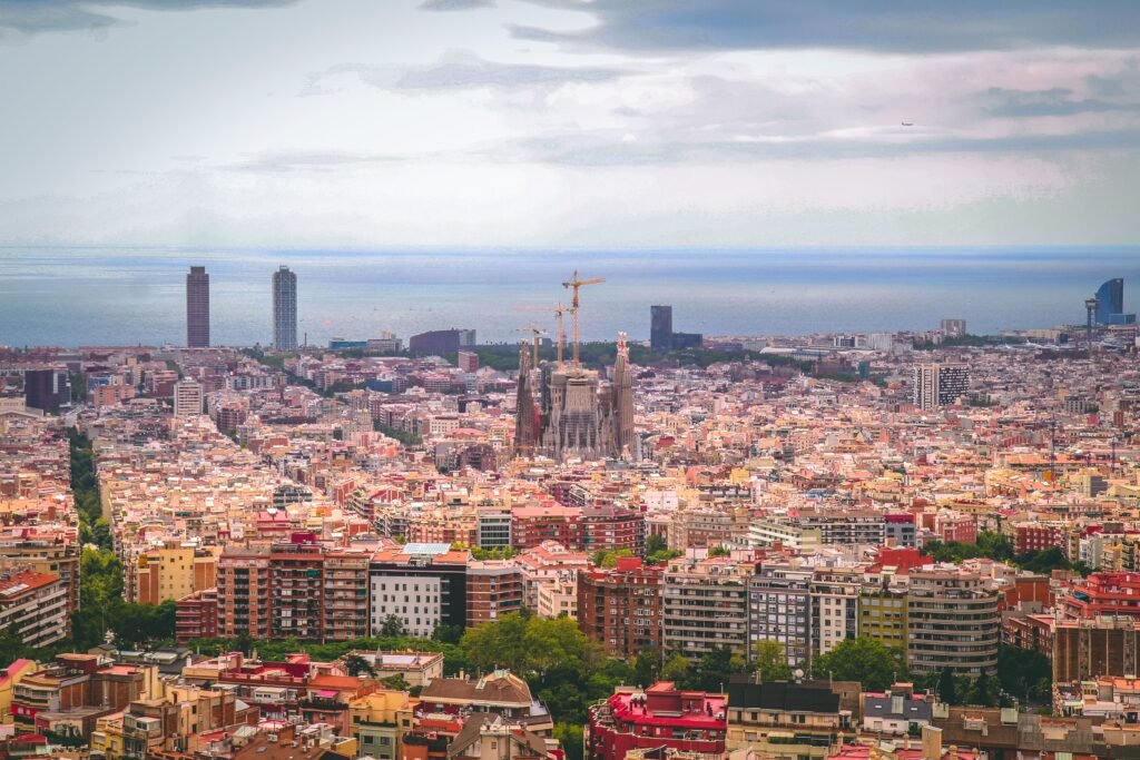 Evento corporativo en Barcelona con vistas a la ciudad.